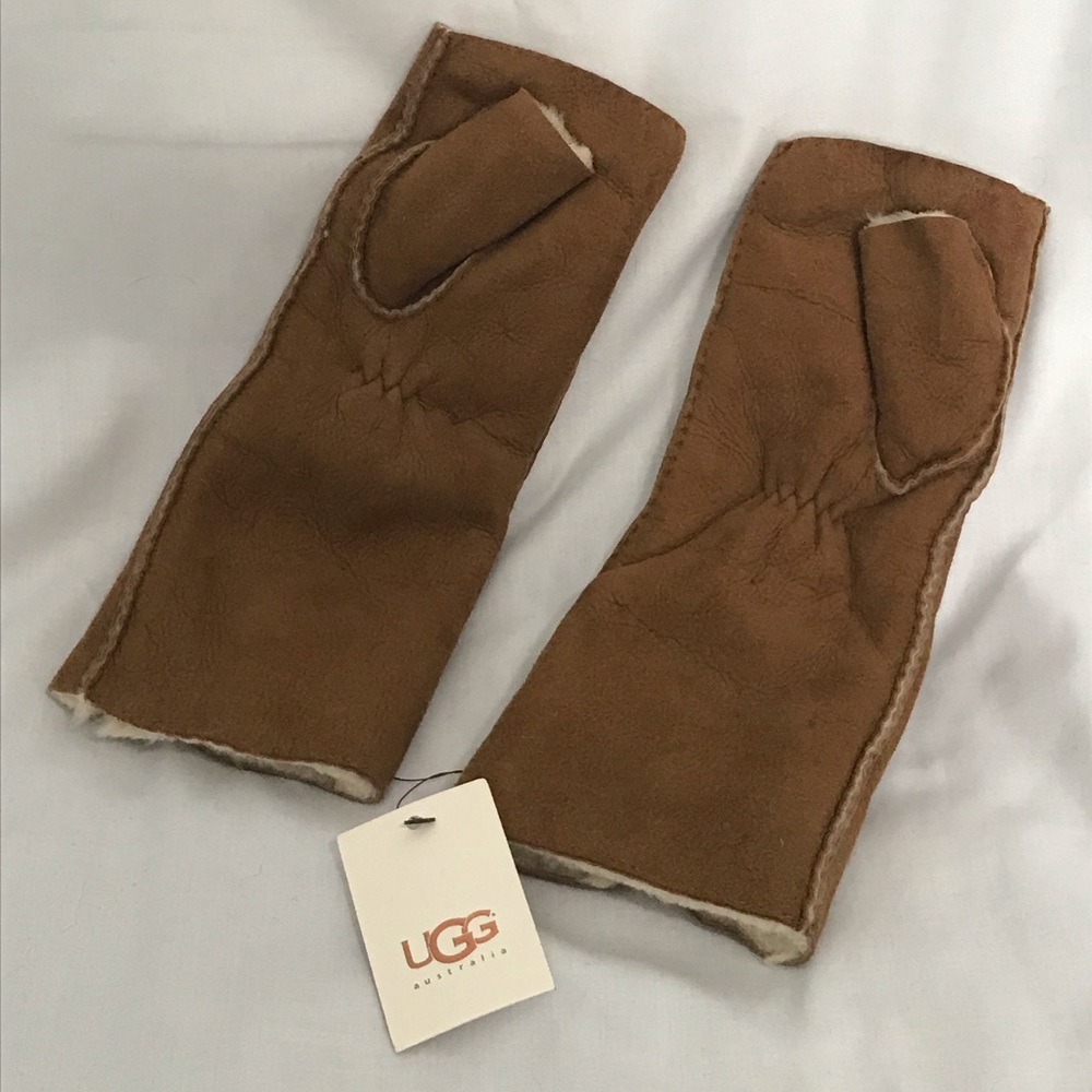 UGG Fingerless Shearling Chestnut Gloves